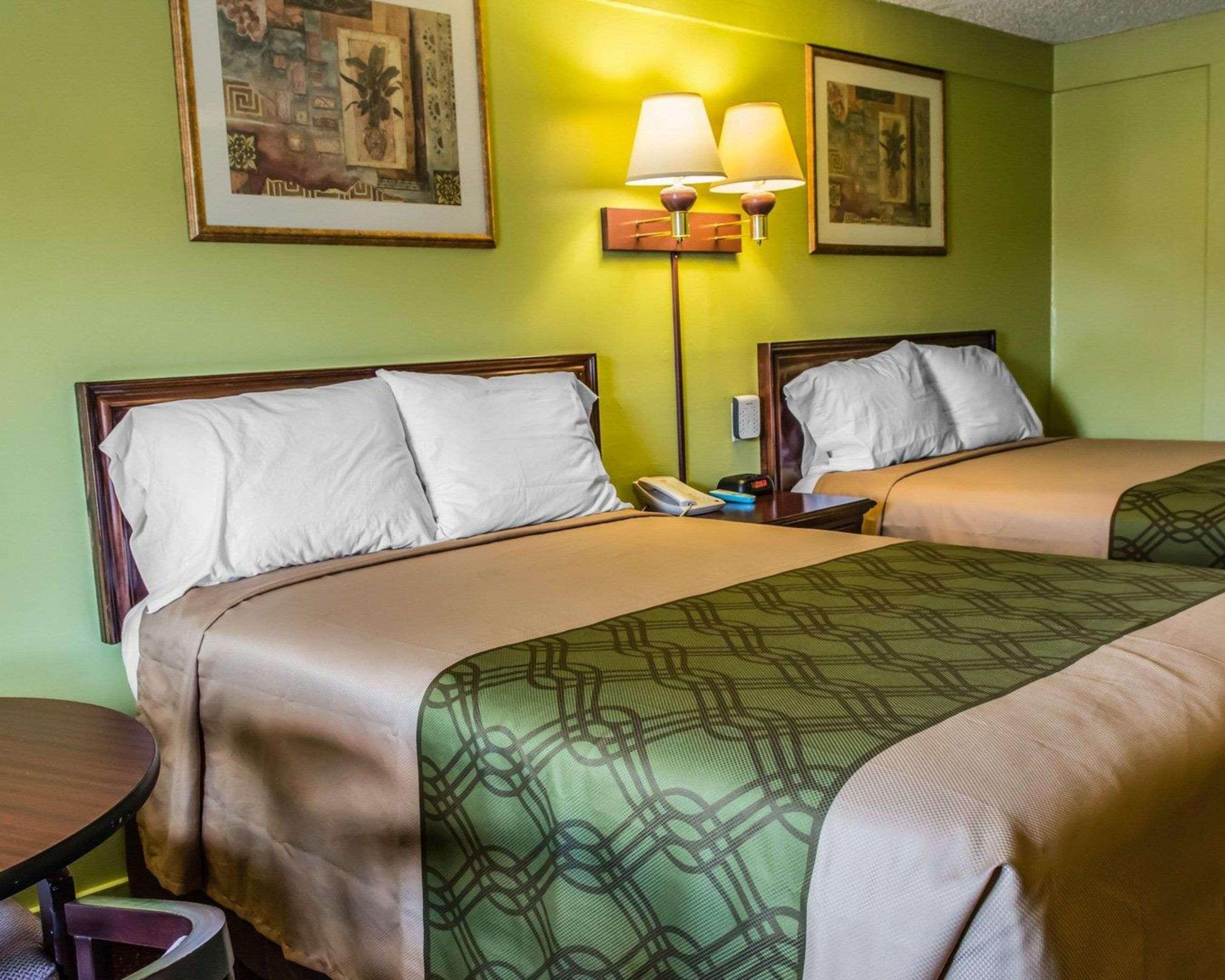 Econo Lodge Pittsburgh I-79 Exteriör bild